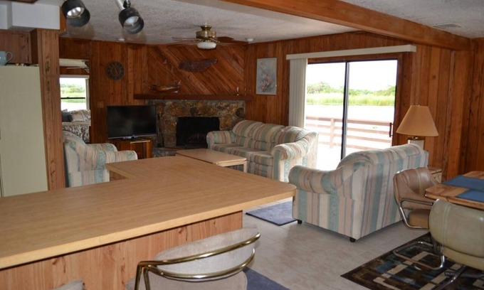 Geneva Cottage | Pleasant Point River Retreat