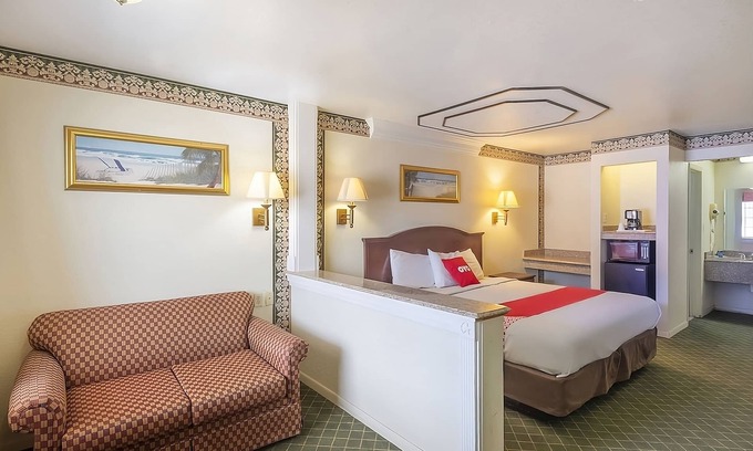 Three Rivers House | Pleasant Stay, Convenient Location! Onsite Dining, Free Parking!