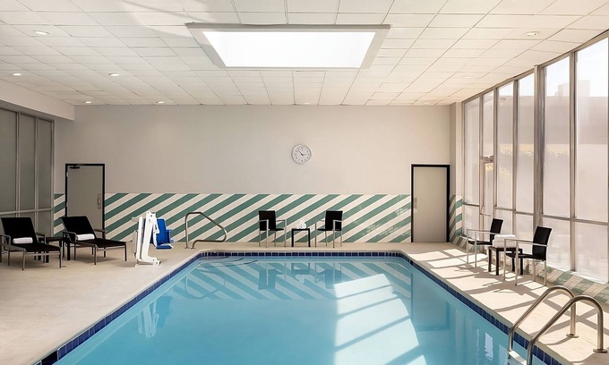 Fort Worth Hotel | Pleasant Stay, Convenient Location! 2 Contemporary Units! Indoor Swimming Pool