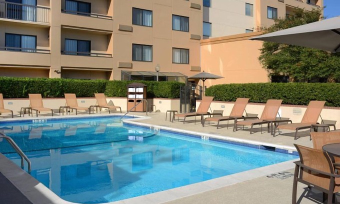 North Dallas Apartment | Pleasant Stay, Convenient Location! Parking, Outdoor Swimming Pool!
