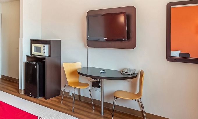 Shelby Hotel | Pleasant Stay, Convenient Location! Near Shelby Splash Park and Pool