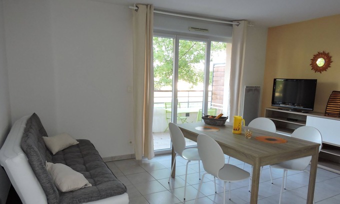 Leguevin Apartment | Pleasant T2 (+12 m2 terrace + parking) in Leguevin (west of Toulouse)-WIFI.