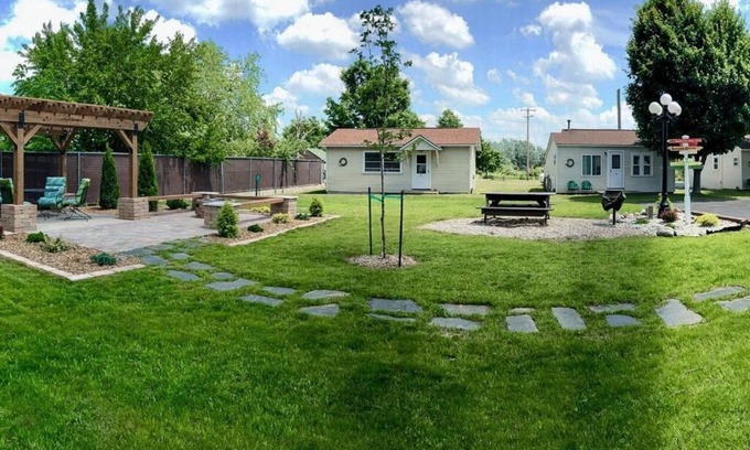 Arcadia Hotel | Pleasant Valley Resort – 17 Bedrooms for Large Groups, Retreats & Reunions