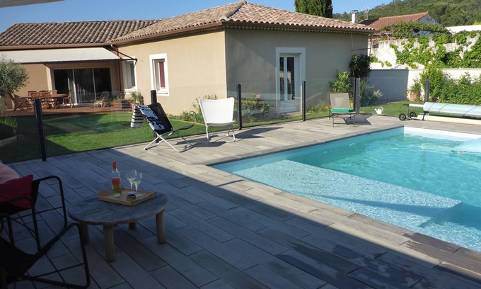 Bagnols-sur-Ceze Villa | Pleasant villa with pool