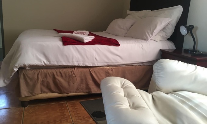 Ghanzi House | Pleassure Suites