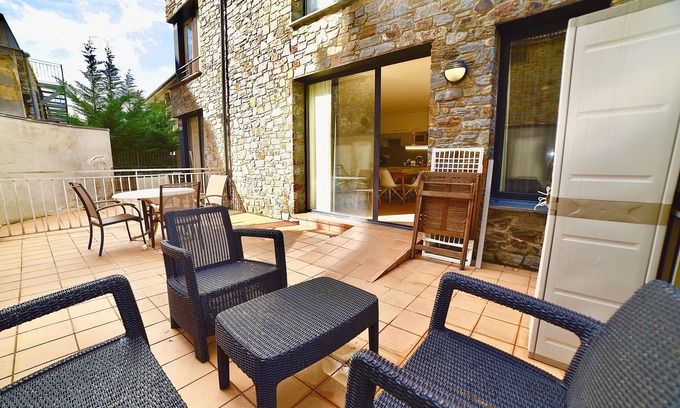 Canillo Apartment | Pleasure, nature and terrace in Canillo. HUT-8207