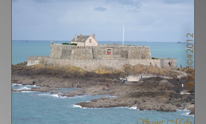 Pleudihen-sur-Rance Cottage | Pleaudihen - sur- Rance between St-Malo and Dinan Stone house 2 épis 1-4 pers