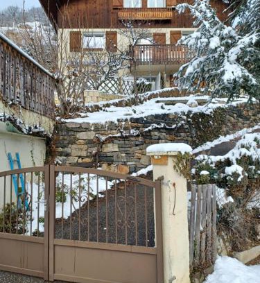 Brides-les-Bains Apartment | PLEIN SOLEIL appartement avec GARAGE pour SKI TROIS VALLEES et CURE THERMALE
