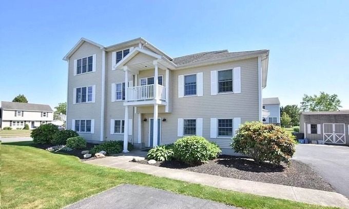 Eastward Look House | PLENTY OF ROOM FOR WHOLE FAMILY!