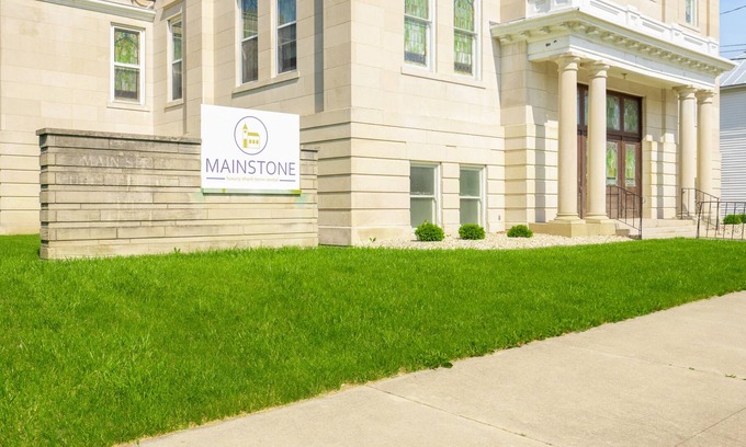 Winchester Apartment | Plenty of space located downtown Winchester
