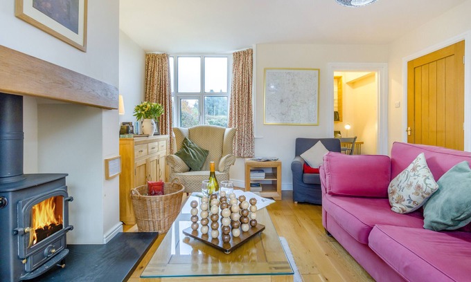 Wollerton House | Ploughmans Cottage - Two Bedroom House, Sleeps 4