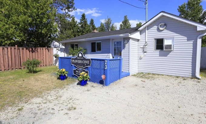 Wasaga Beach Cottage | Plovers Cove Cottage - Wasaga Beach