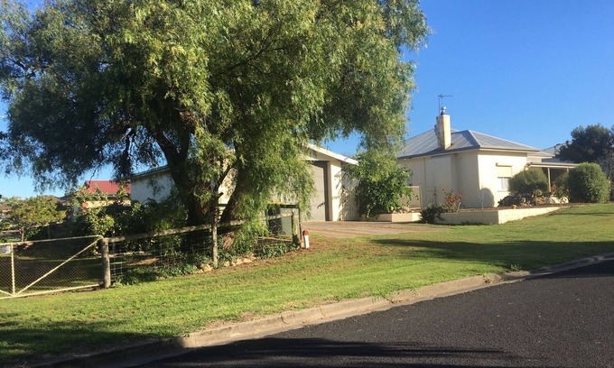 Mount Muirhead House | Plovers on Seventh