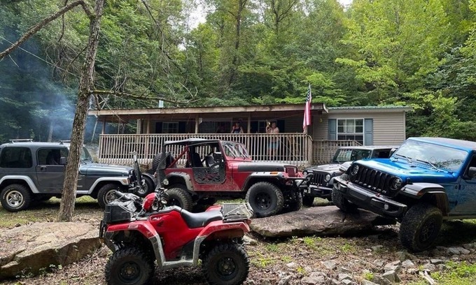 Newcomb House | Plum Crazy Appalachian Resort on ATV trail by Waterfalls, 17mi to Norris Lake.