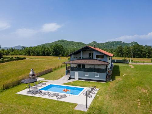 Gospic Villa | Plum house - villa with pool