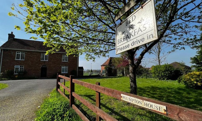 Willesborough House | Plumpton House