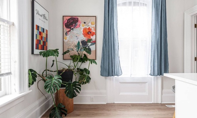 Stratford Apartment | Plums Unit 1: Downtown - King