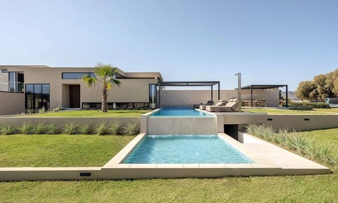 Tavronitis Villa | Pnoe Seafront Experience | Villa Etheras
