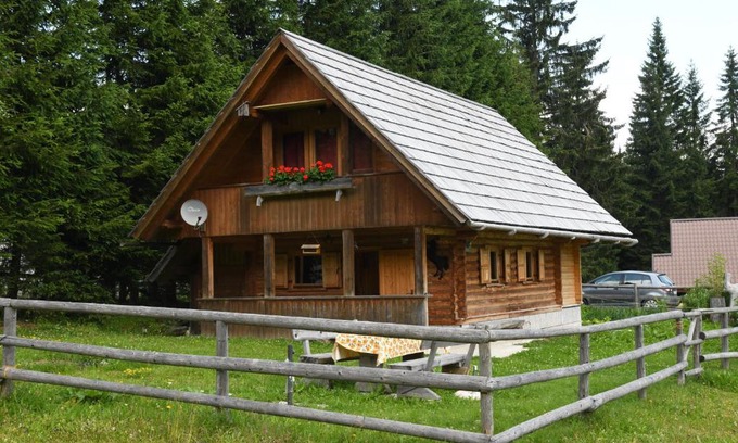 Goreljek House | POČITNIŠKA HIŠA JURČEK POKLJUKA