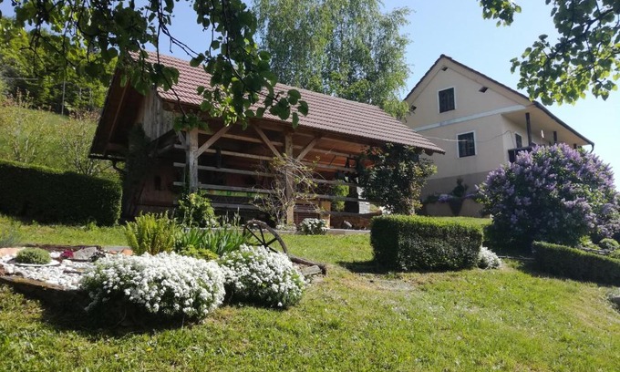 Bostanj Apartment | Počitniška hiša Perme