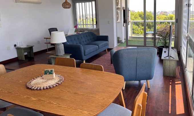 Pocitos Apartment | Pocitos apartment steps away from Montevideo Shopping Center