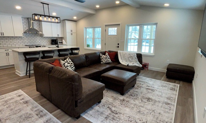 Albrightsville House | Pocono Bungalow - Walk to Lake or Short Drive to Ski Resorts and Pocono Raceway!