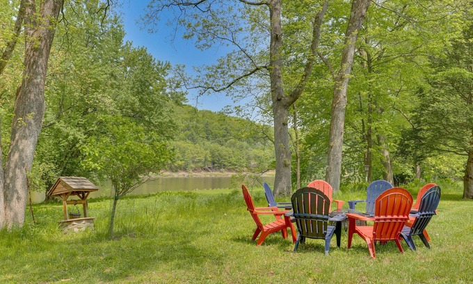Damascus House | Pocono Dog Friendly Home on Delaware River!