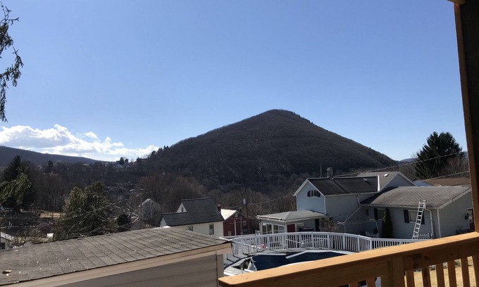 Jim Thorpe Apartment | Pocono Jim Thorpe home - close to everything