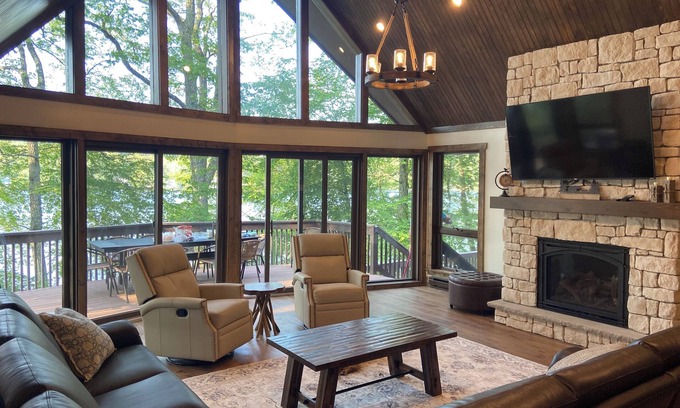 Rowland House | Pocono Mountain Waterfront Escape in Masthope