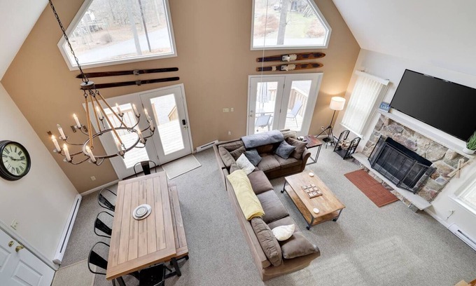 Lackawaxen House | Pocono Mountains 4-Season Home Rental