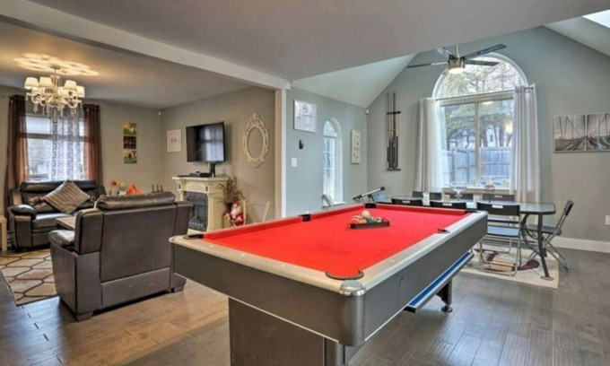 Tunkhannock Township House | Poconos Modern Oasis Fire Pit Hot Tub