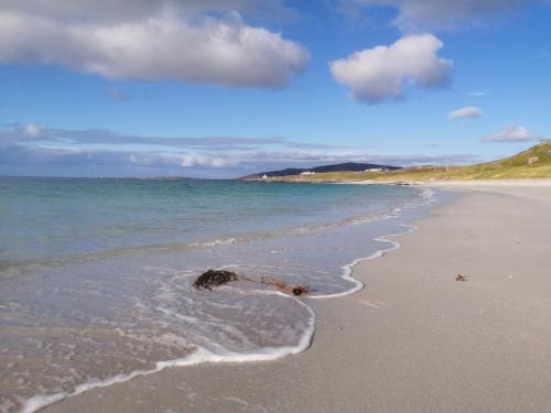 Eriskay Ski Chalet | Pod Beag beside the sea Isle of Eriskay