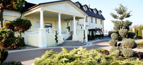 Warta Hotel | Pod Wiatrakiem