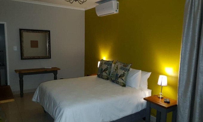 Vryburg Bed & Breakfast | Poetry Guestrooms
