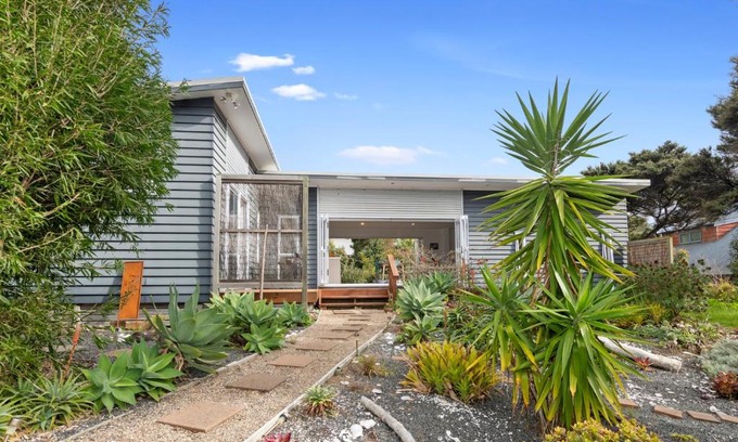 Mangawhai Heads House | Pohutukawa Peace - Mangawhai Holiday Home
