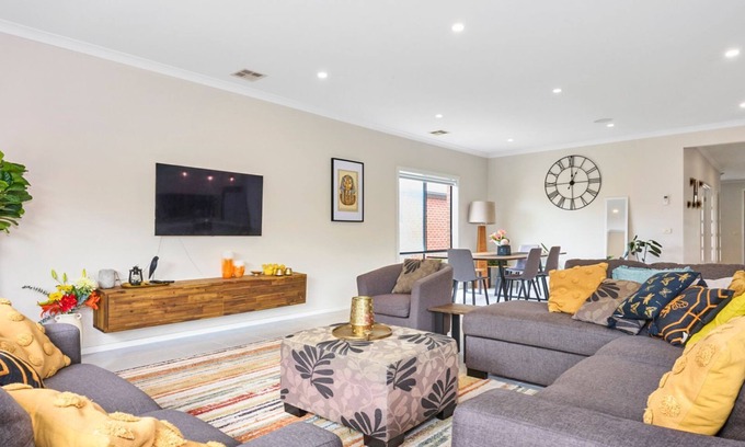 Point Cook House | Point Cook Serenity Stay 4 Bedrooms