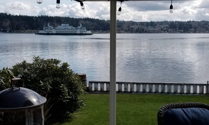 Bremerton Cottage | Point Herron Cottage in Manette