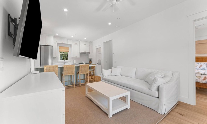 Rosemary Beach Cottage | Point of View Carriage House - Close to Cabana Pool and North Barrett Square!