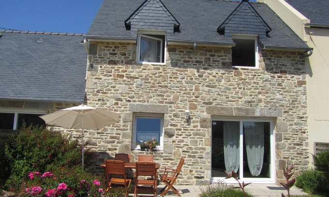 Saint-Pabu Cottage | Pointe Finistere, seaside, quality cottage 2/4pers in St-Pabu, 29830