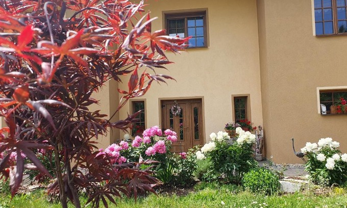 Hazlov House | Pokoj v zahradě