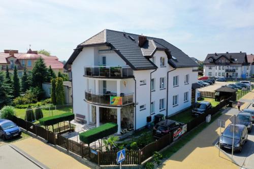 Karwia House | Pokoje i Apartamenty Ara Karwia