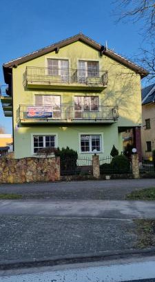 Łazy House | Pokoje w Zielonym Domku