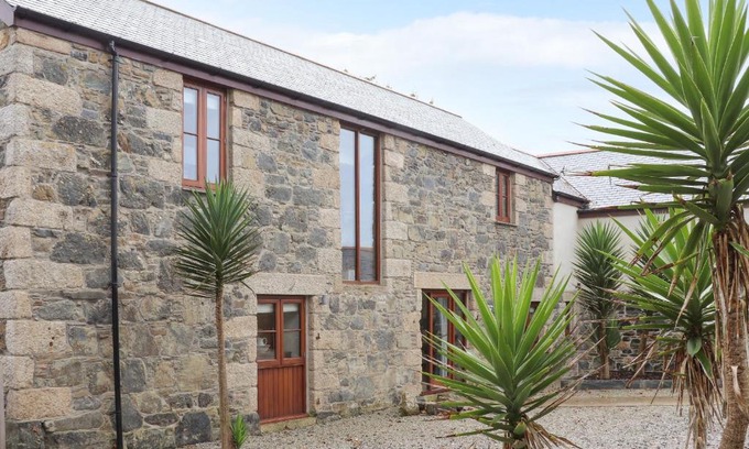 Cury House | Pol Glas Hall