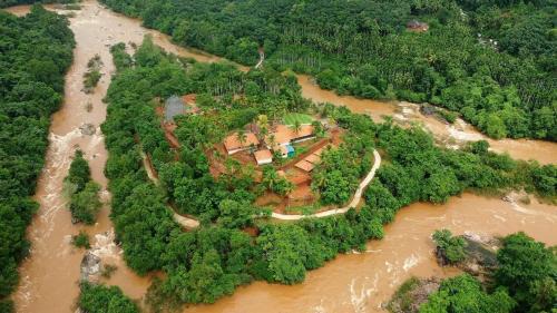 Bovikanam Hotel | Poliyam Thuruth Eco Tourism Village