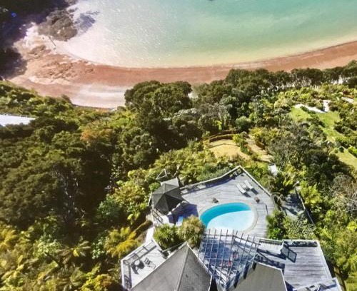 Te Wahapu Ski Chalet | Pomare Beach Chalet