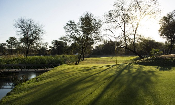 Francistown Bed & Breakfast | Pomegranite Golf Resort & Spa