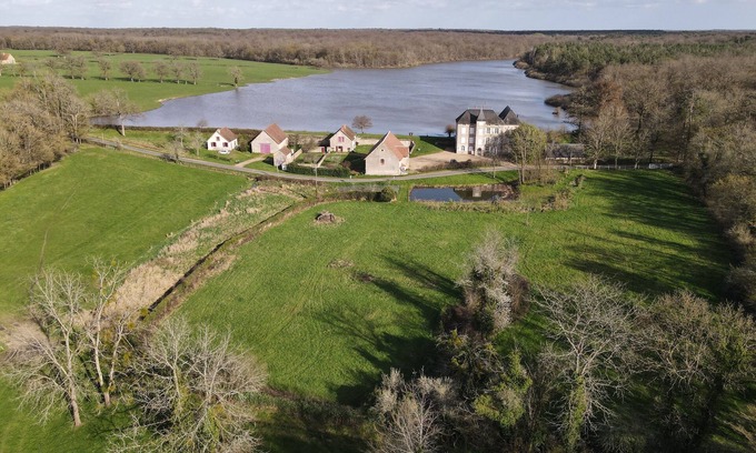 Toury-sur-Jour Cottage | Pond, Forest, boat
