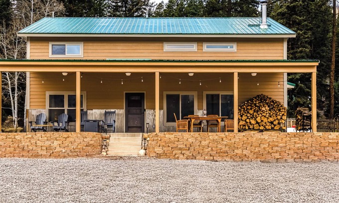 Bayfield House | Pond Property with Mountain Views minutes to Vallecito Lake walking distance to food and close to Durango (train/Mesa Verde and Million Dollar HWY)