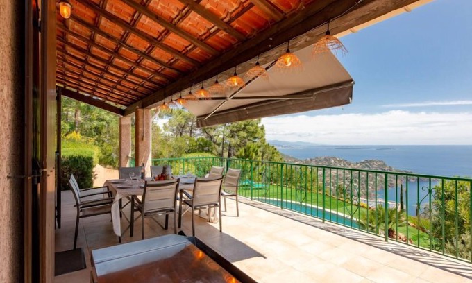 Espero-Pax House | Ponderosa by Interhome