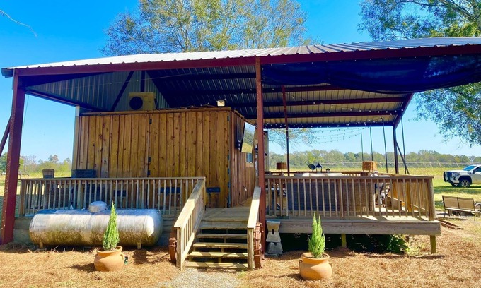 Dawson Cabin | Pondfront Tiny House - Private Escape to the Peaceful Countryside